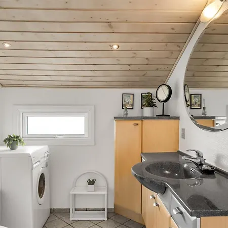 Haelf - 400m From The Sea By Interhome Feriehus *