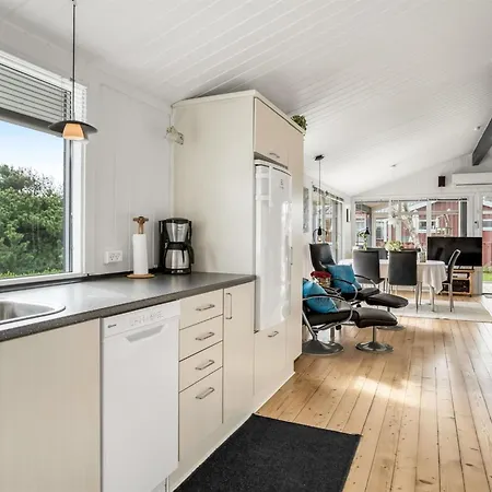 Haelf - 400m From The Sea By Interhome Feriehus