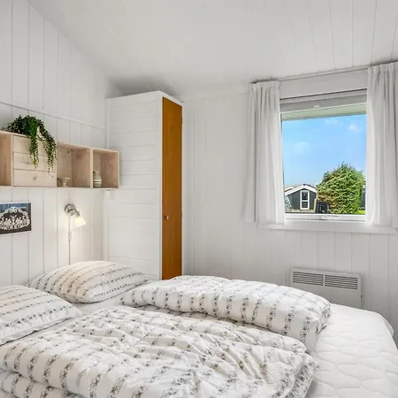 Haelf - 400m From The Sea By Interhome Feriehus