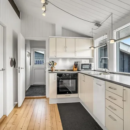 Haelf - 400m From The Sea By Interhome Feriehus *